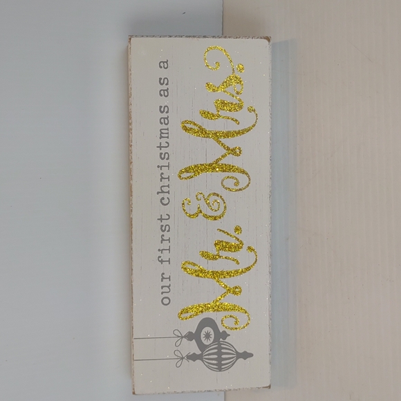 Quill To Paper White Reclaimed Wood "Our First Xmas Mr. & Mrs. Glitter Box Sign - Picture 2 of 12